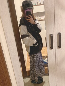 「JEANASIS（ジーナシス）のアイテム（ナイロンジャケット）」を使った、Eri Tanakaさん（レディース・164cm）の秋コーディネート