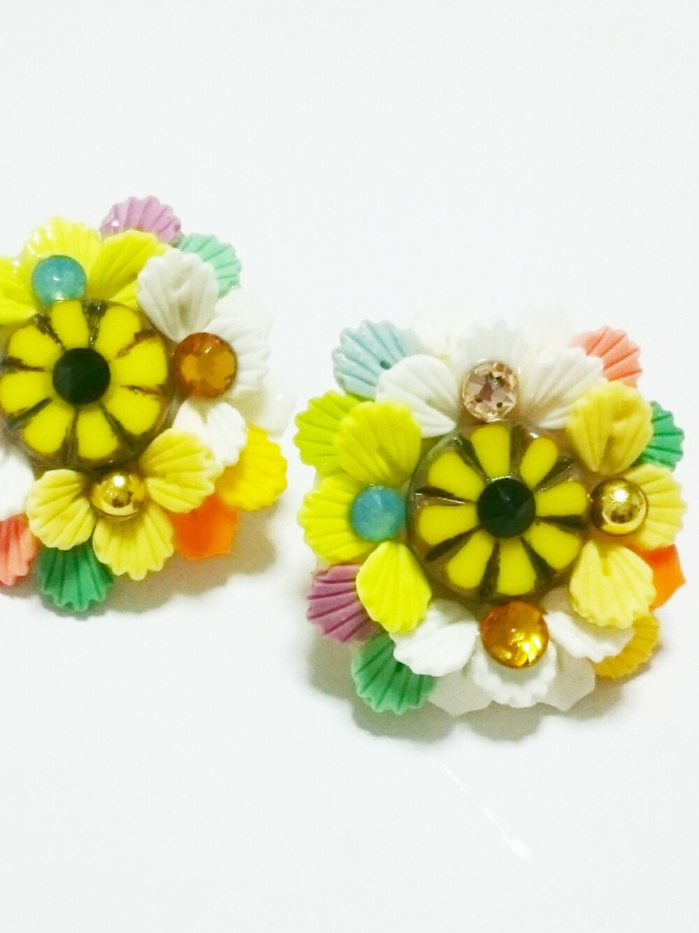 その他のピアス(両耳用)を着用したレディースの冬コーディネートの1枚目の写真