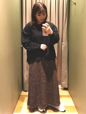 「Aラインスカート」｜「アイテム（スニーカー）」を使った、moemiさん（レディース・156cm）の秋コーディネート