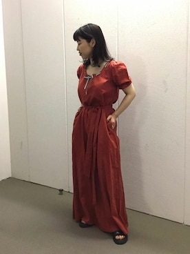 「アイテム（サロペット/オーバーオール、レッド系）」を使った、JOURNAL STANDARD EC担当さん（レディース・154cm）の夏コーディネート