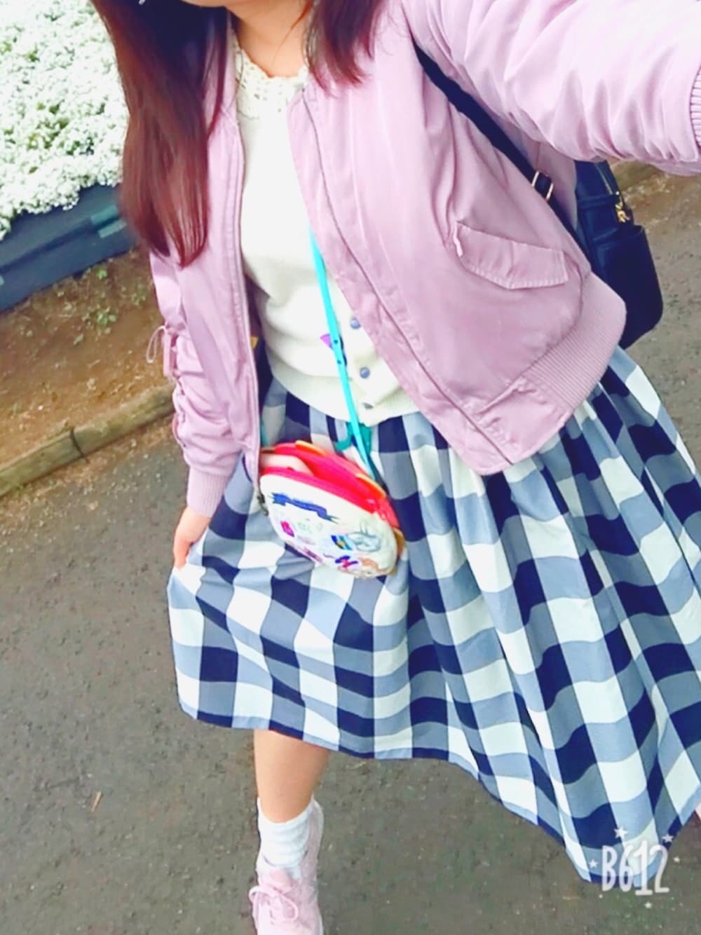 「芝桜、春コーデ、チェックスカート、MA-1、ピンク、休日スタイル、おでかけ、秩父、遠出、ガーリー」｜「F i.n.tのアイテム（MA-1、ピンク系）」を使った、もえりん✩⃛さん（レディース・154cm）の春コーディネートの1枚目の写真