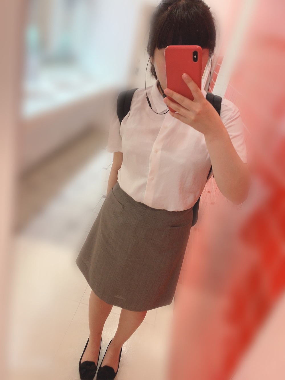 「お仕事コーデ、お仕事、お仕事スタイル、スーツスタイル、スーツ、スーツコーデ、大人コーデ、仕事」｜「UNIQLOのアイテム（シャツ/ブラウス、ホワイト系）」を使った、もえりん✩⃛さん（レディース・155cm）の秋コーディネートの1枚目の写真