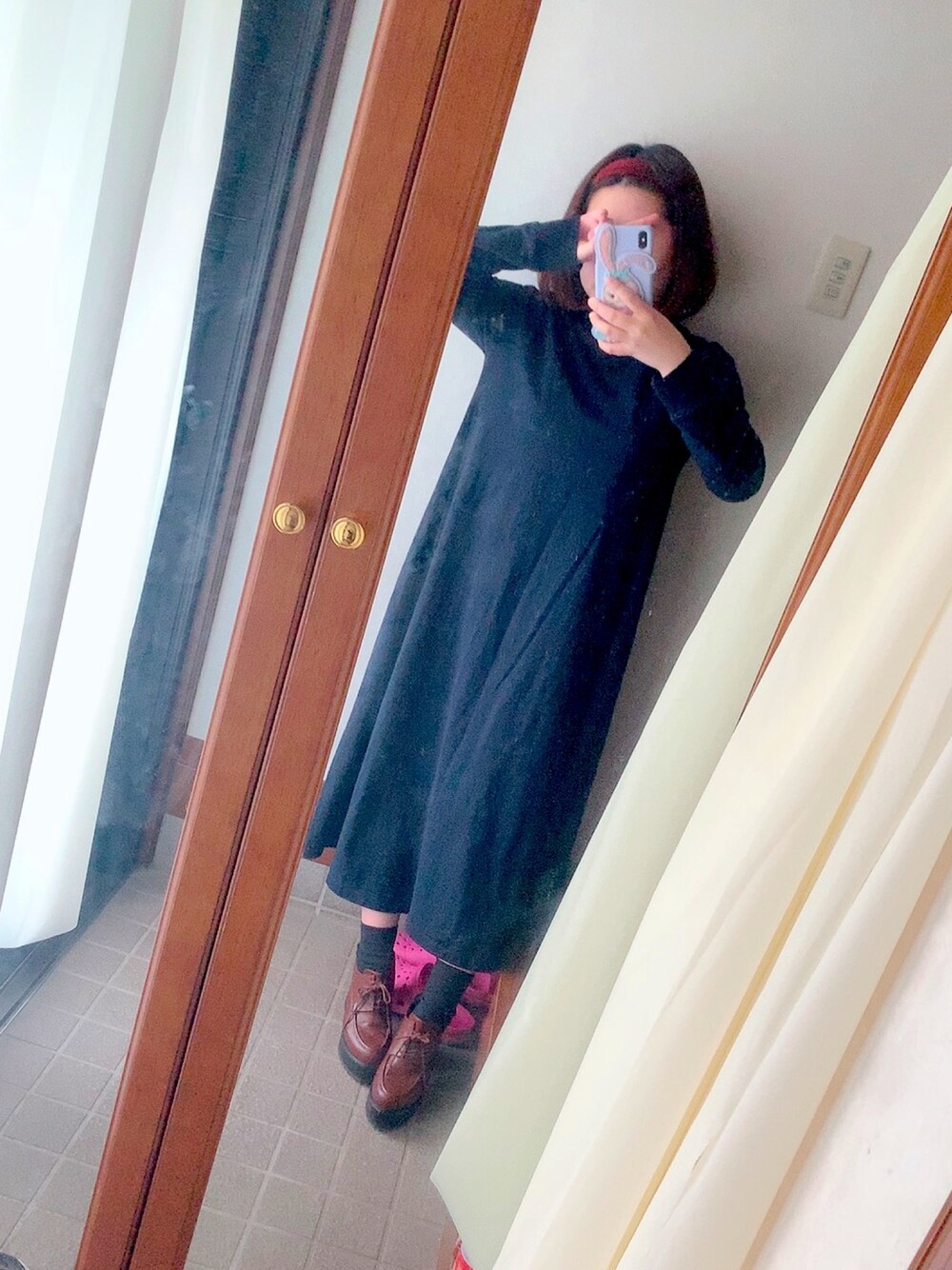 「ワンピース、GU、GUコーデ、カチューシャ、厚底シューズ、休日スタイル、楽チンコーデ、シンプル」｜「GUのアイテム（ワンピース、ブルー系）」を使った、もえりん✩⃛さん（レディース・154cm）の秋コーディネートの1枚目の写真