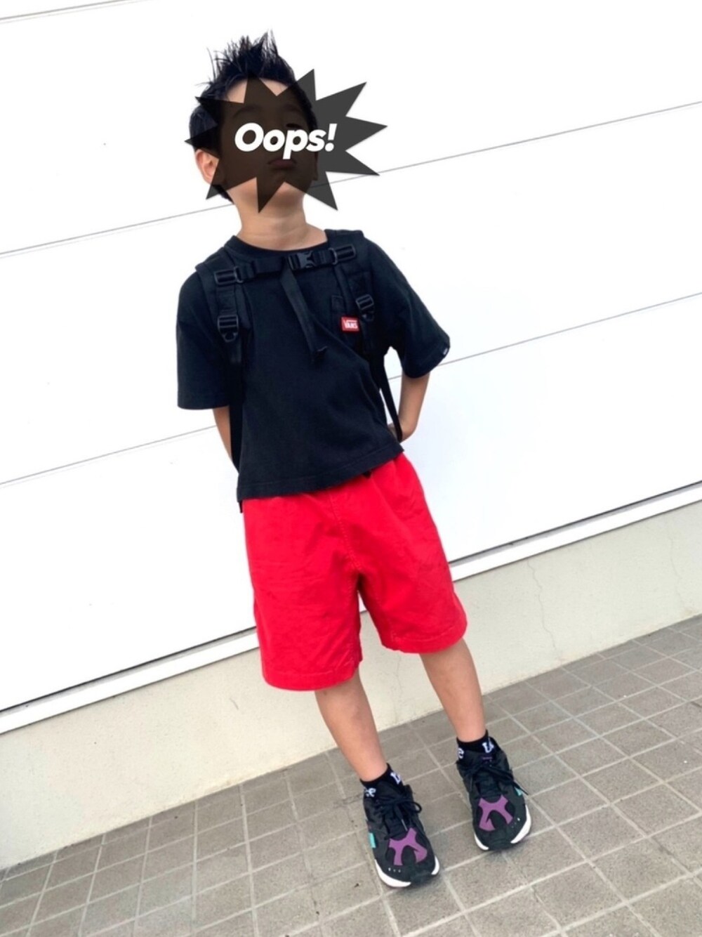 「Tシャツ、グラミチ、男の子、VANS、息子コーデ、AZTREK」｜「VANSのWEB限定 VANS×FREAK'S STORE/ヴァンズ 別注 KIDS ビッグシルエット HEAL PATCH Tシャツ（Tシャツ/カットソー、ブラック系）」を使った、maaryoさん（キッズ・135cm）の夏コーディネートの1枚目の写真
