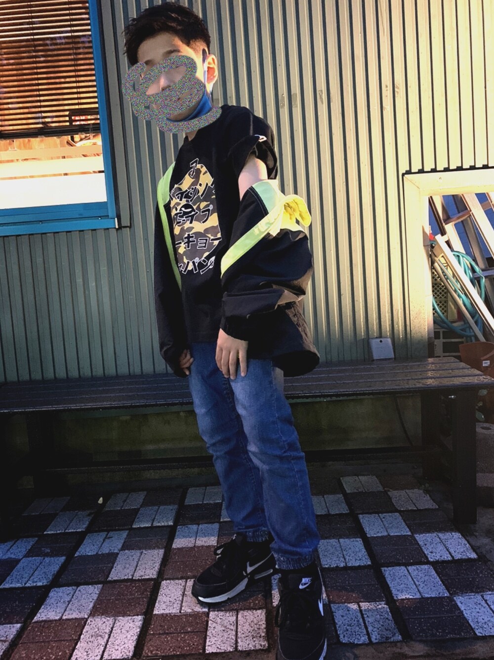 「キッズコーデ、abathingape、Tシャツ、ジョカーパンツ、デニムパンツ、GU、BREEZE、フェードカット」｜「A BATHING APEのアイテム（Tシャツ/カットソー、ブラック系）」を使った、maaryoさん（キッズ・147cm）の夏コーディネートの1枚目の写真
