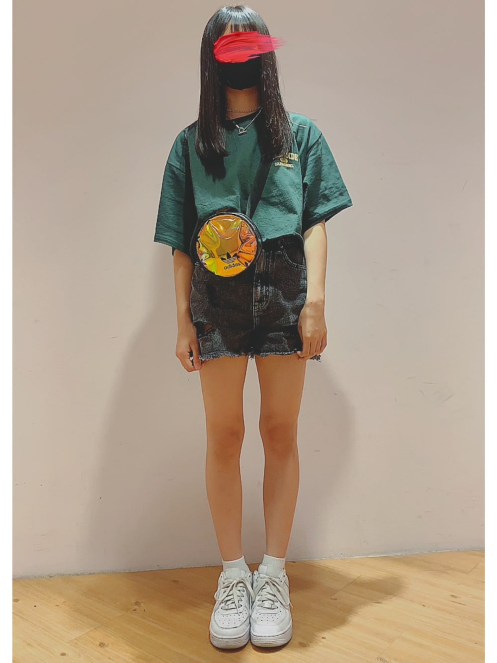 「これが私をアゲる服、WEGO、adidas、AF1、スニーカーコーデ、スニーカー女子、カジュアルコーデ、ストリート、JS6」｜「WEGOのWEGO/ダメージショートパンツ（デニムパンツ、ブラック系）」を使った、maaryoさん（キッズ・152cm）の春コーディネートの1枚目の写真