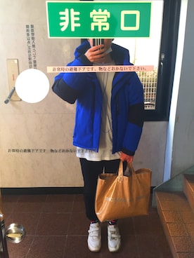 「Y-3（ワイスリー）のアイテム（財布/小物）」を使った、WAYWTWさん（メンズ・184cm）の冬コーディネート