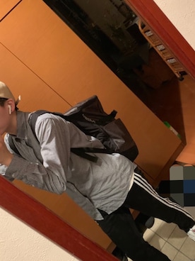 「adidas（アディダス）のアイテム（背包/双肩背包、ブラック系）」を使った、Raiさん（メンズ・161cm）の春コーディネート