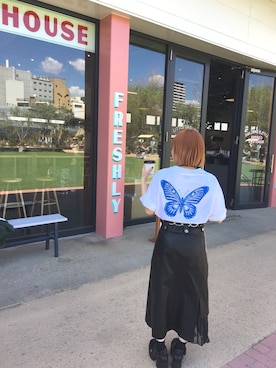 「Girls Don't Cry（ガールズドントクライ）のアイテム（Tシャツ/カットソー、ホワイト系）」を使った、タコポニさん（レディース）の春コーディネート