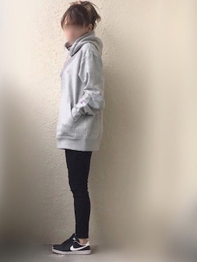 「Champion（チャンピオン）のPULLOVER HOODED SWEATSHIRT（パーカー、グレー系）」を使った、Rℹ︎maluさん（レディース・156cm）の冬コーディネート