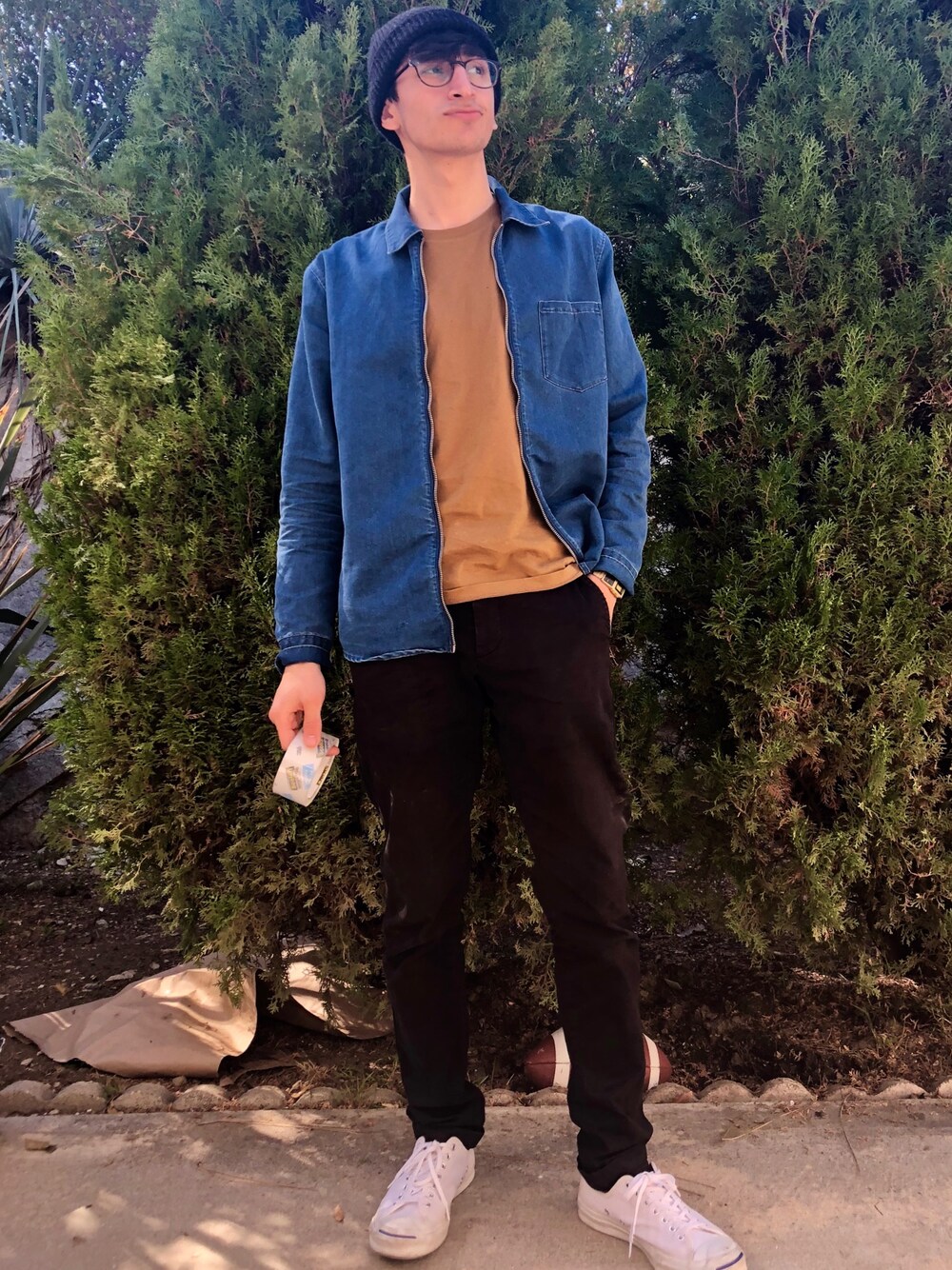 「supreme、VINTAGE、UNIQLO、denim、beanie、SASQUATCHfabrix、winter、Los Angeles、Ralph Lauren、off white」｜「H&Mのアイテム（デニムジャケット、ブルー系）」を使った、Gorzomさん（メンズ・180cm）の冬コーディネートの1枚目の写真