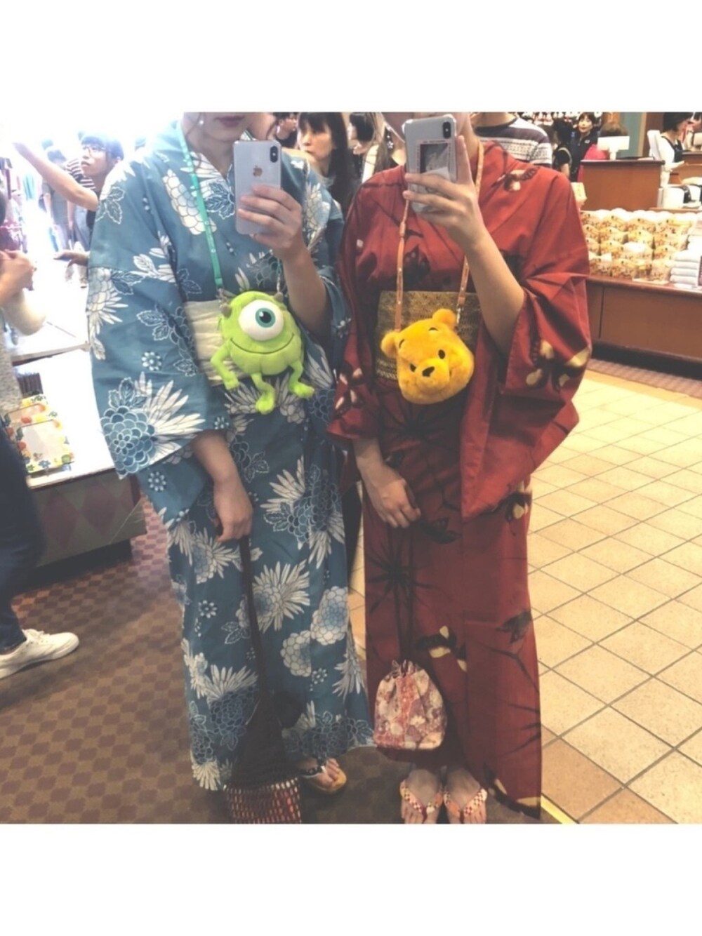 「ディズニーコーデ、ディズニーランド、disney、ディズニー、浴衣女子、浴衣、Ehyphenworldgallery、archives」｜「archivesのクリアポーチ付きネットショルダー（ショルダーバッグ、ブラウン系）」を使った、miyabiさん（レディース・168cm）の冬コーディネートの1枚目の写真