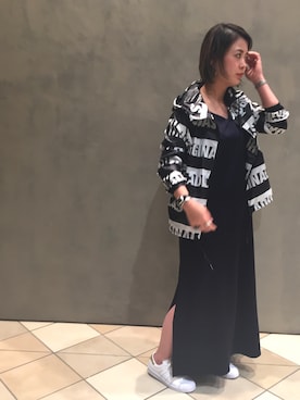 「adidas（アディダス）のオリジナルス ウィンドブレーカー [WINDBREAKER］（ナイロンジャケット、ブラック系）」を使った、Kaori Shimomuraさん（レディース・160cm）の春コーディネート