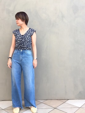 「XIX・PALMSのアイテム（シャツ/ブラウス、ブルー系）」を使った、Kaori Shimomuraさん（レディース・160cm）の春コーディネート