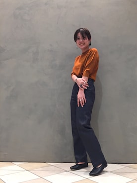 「BEAUTY&YOUTH UNITED ARROWS（ビューティーアンドユースユナイテッドアローズ）のアイテム（ニット/セーター、オレンジ系）」を使った、Kaori Shimomuraさん（レディース・160cm）の夏コーディネート