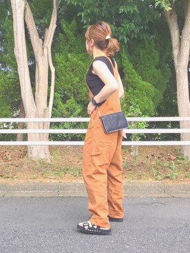 「秋のブラウンスタイル」｜「アイテム（サロペット/オーバーオール）」を使った、ayumiさん（レディース・160cm）の秋コーディネート