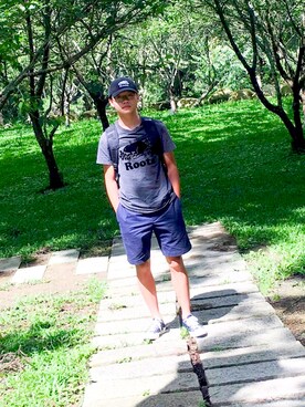 「roots（ルーツ）のアイテム」を使った、Billy Chenさん（メンズ・171cm）の夏コーディネート