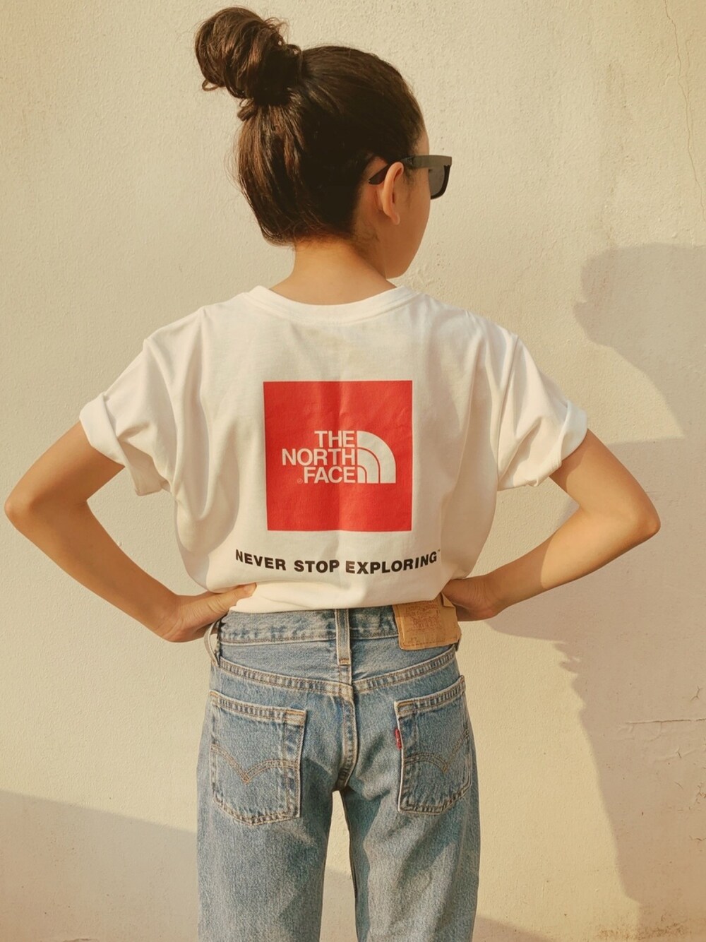 「THE NORTH FACEのザ・ノースフェイス / ショートスリーブスクエアロゴティー(キッズ／ベビー)（Tシャツ/カットソー、ホワイト系）」を使った、micooさん（キッズ・130cm）の夏コーディネートの1枚目の写真