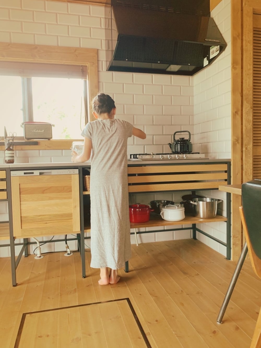「部屋着」｜「GO TO HOLLYWOODのアイテム（ワンピース、グレー系）」を使った、micooさん（キッズ・130cm）の夏コーディネートの1枚目の写真