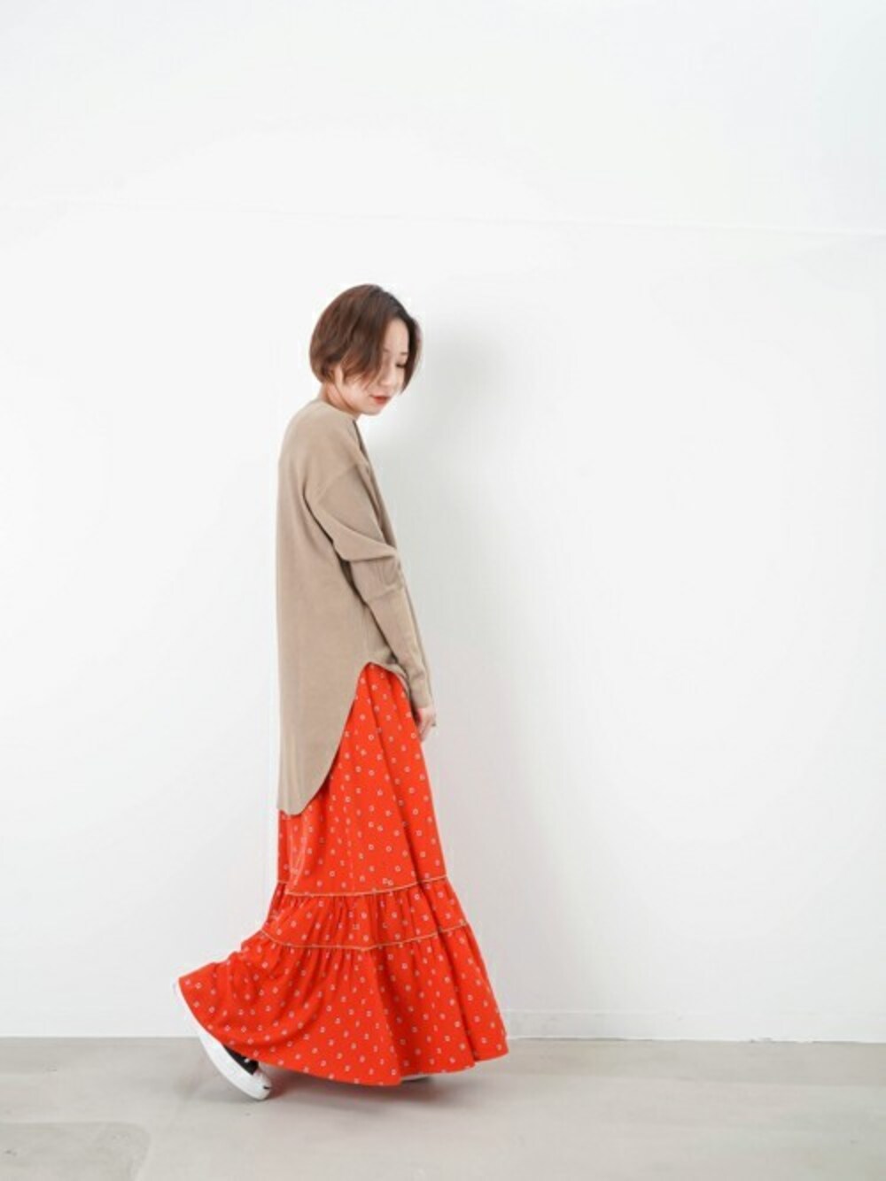 「マキシスカート、ティアードスカート、サーマル、LADY LUCK LUCA、LUCA、LUCA / LADY LUCK LUCA」｜「LUCA/LADY LUCK LUCAのLC/LLL サーマル後ろZIPプルオーバー（Tシャツ/カットソー、イエロー系）」を使った、KOYAMAさん（レディース・158cm）の冬コーディネートの1枚目の写真