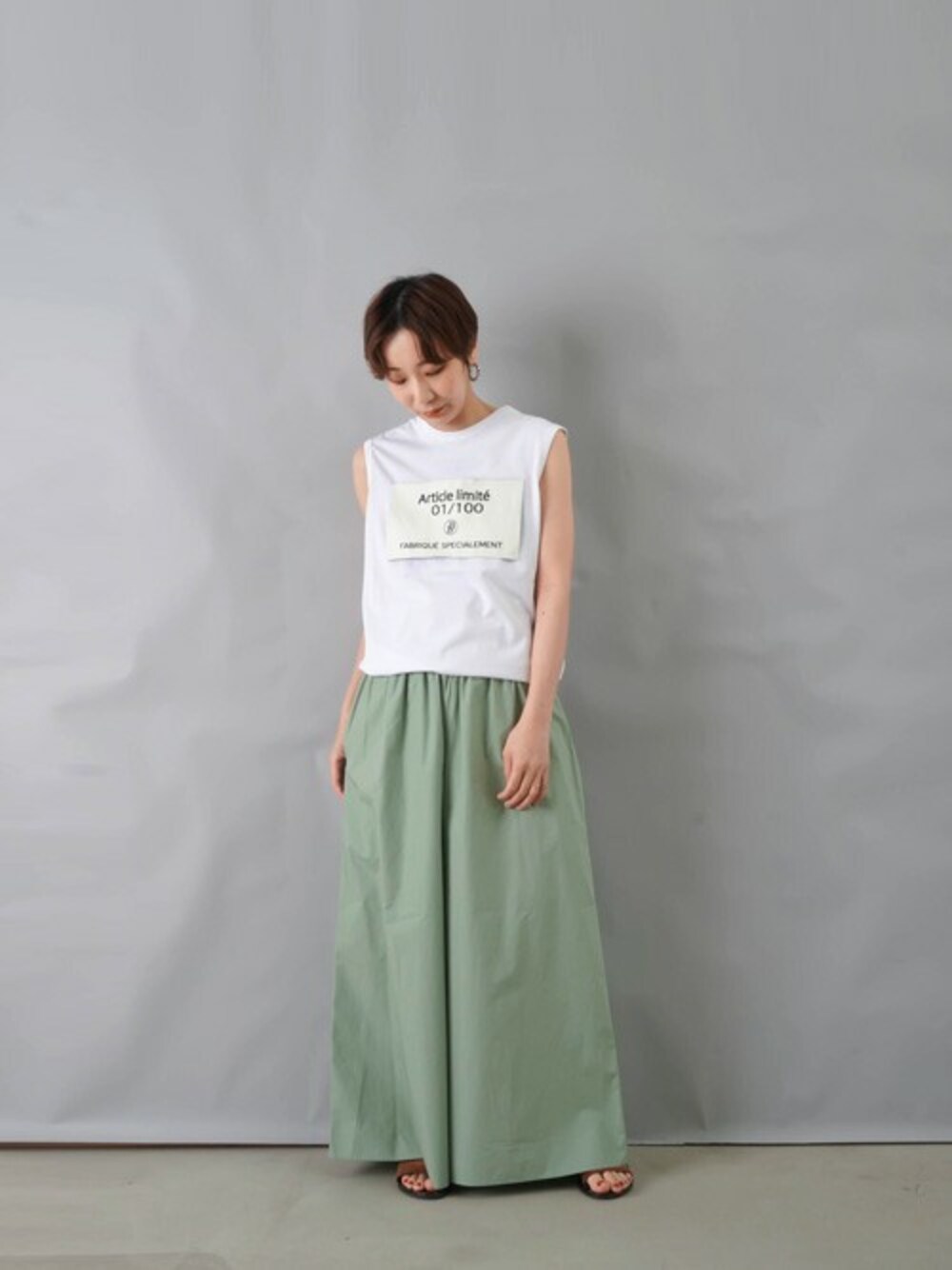 「ロゴT、ワイドパンツ、ノースリーブ、LADY LUCK LUCA、LUCA、blanc basque、LUCA / LADY LUCK LUCA」｜「blanc basqueのBLANC basque ブランバスク BIG織ネーム ノースリーブカットソー（Tシャツ/カットソー、ホワイト系）」を使った、KOYAMAさん（レディース・158cm）の夏コーディネートの1枚目の写真