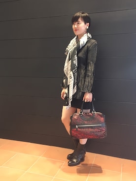 「IOSSELLIANI（イオッセリアーニ）のアイテム（アクセサリー）」を使った、yariさん（レディース・158cm）の秋コーディネート