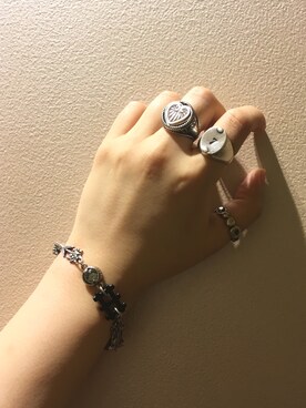 「IOSSELLIANI（イオッセリアーニ）のアイテム（アクセサリー）」を使った、yariさん（レディース・158cm）の春コーディネート