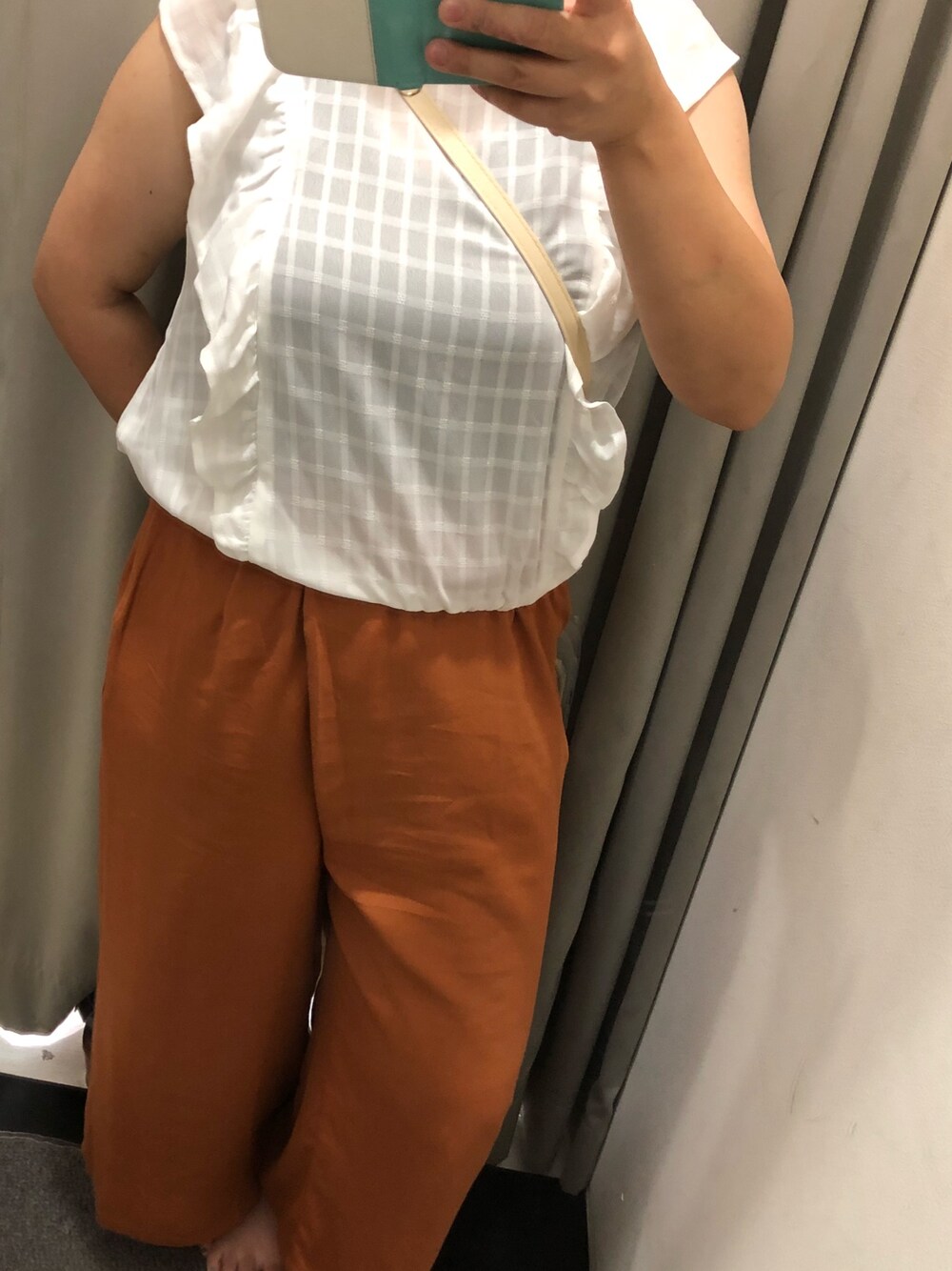 「夏コーデ、summer、ノースリーブ、厚底サンダル、プチプラ、低身長、おしゃれさんと繋がりたい」｜「LEPSIMのR/Tクロプドワイドパンツ　796645（その他パンツ、オレンジ系）」を使った、yUKi⚾️さん（レディース・143cm）の夏コーディネートの1枚目の写真
