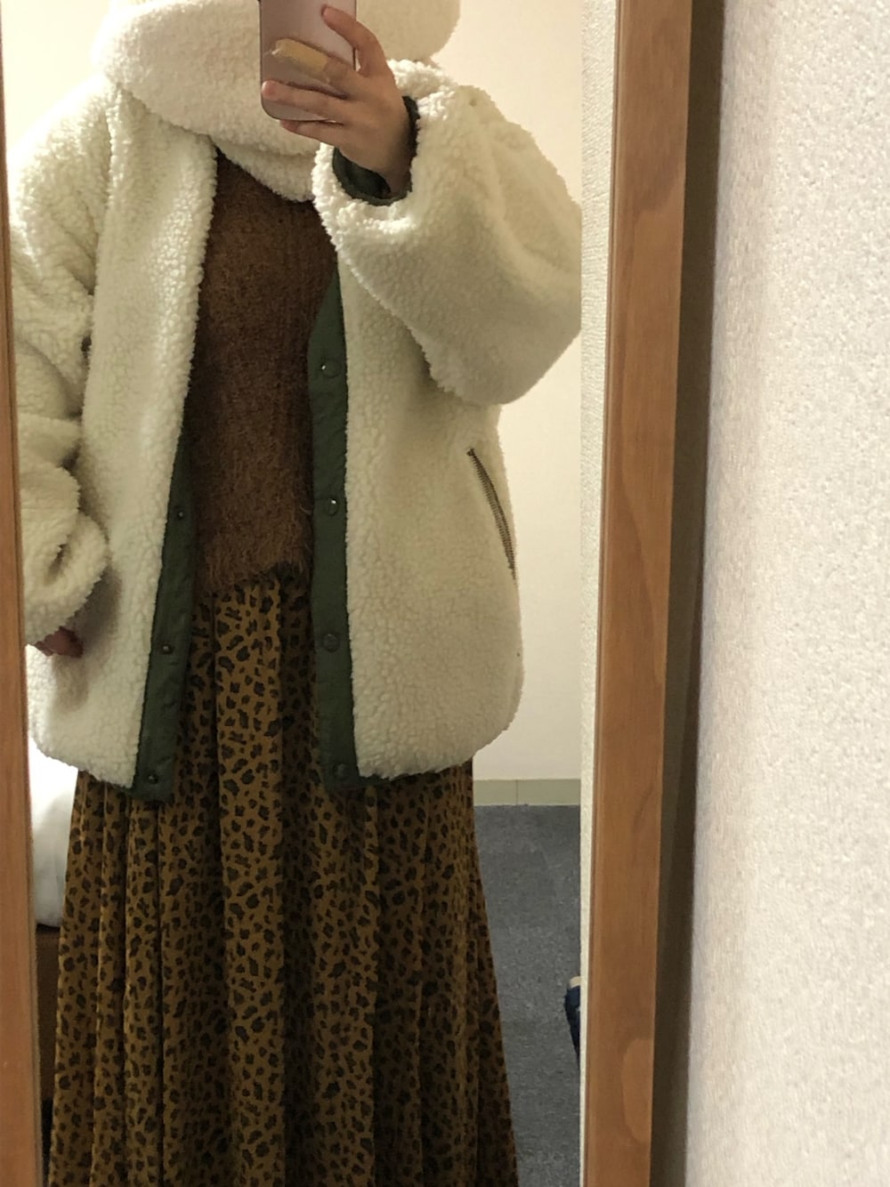 「冬コーデ、低身長コーデ、ボア、レオパード、ベージュコーデ、もこもこ」｜「w closetのリバーシブルボアブルゾン（ブルゾン、ホワイト系）」を使った、yUKi⚾️さん（レディース・143cm）の冬コーディネートの1枚目の写真