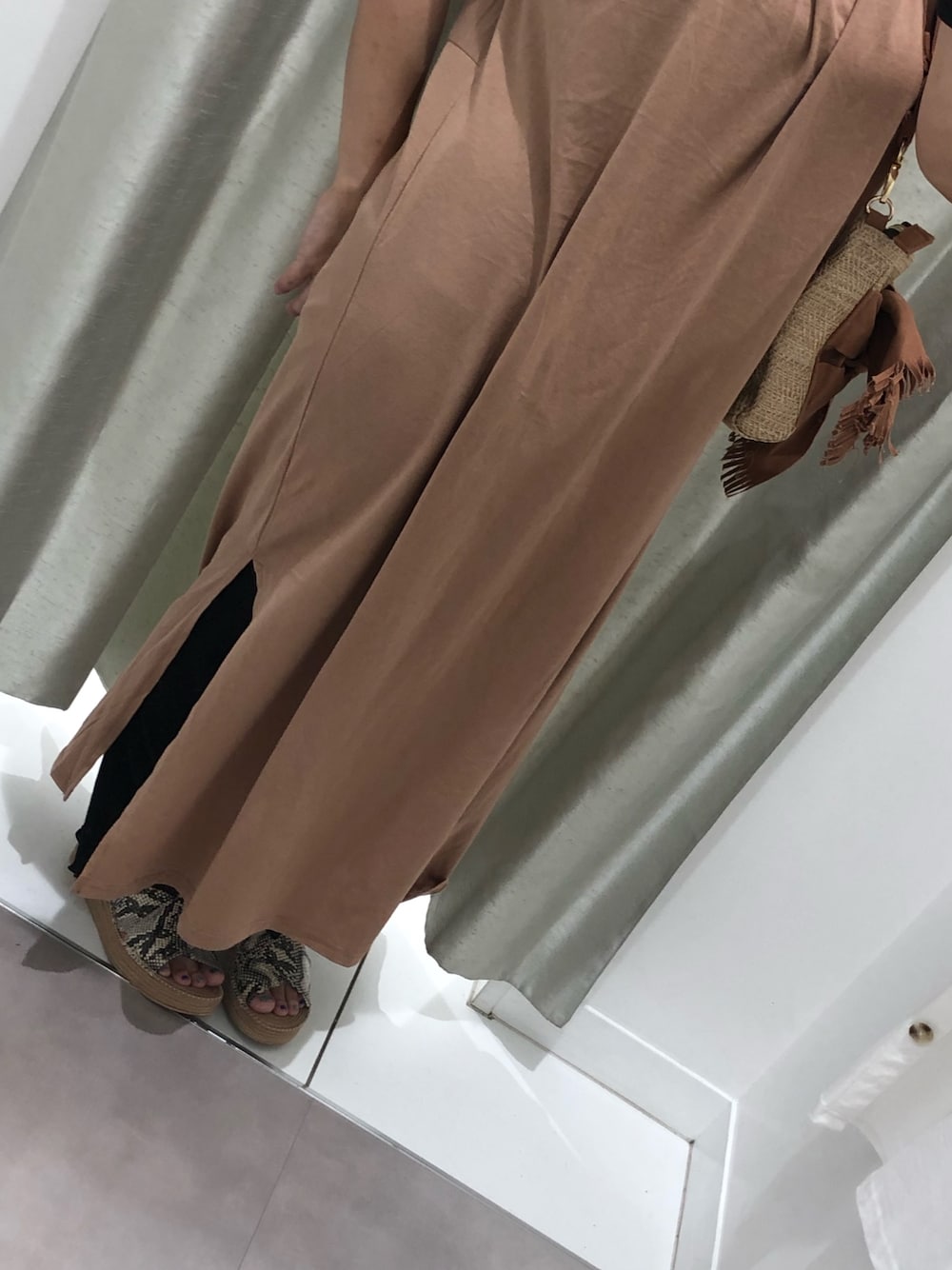 「夏、シンプル、低身長、休日スタイル、Tシャツワンピ、レギンス」｜「LEPSIMのクロスエスパサンダル　829458（サンダル、その他）」を使った、yUKi⚾️さん（レディース・143cm）の夏コーディネートの1枚目の写真