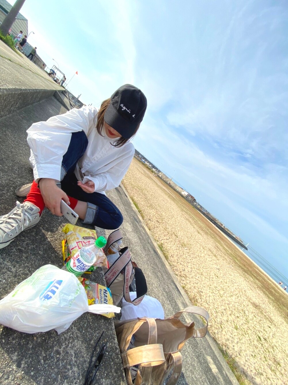 「りんくうビーチ、ピクニック、ラフコーデ」｜「GUのアイテム（デニムパンツ、その他）」を使った、め      いさん（レディース・155cm）の秋コーディネートの1枚目の写真