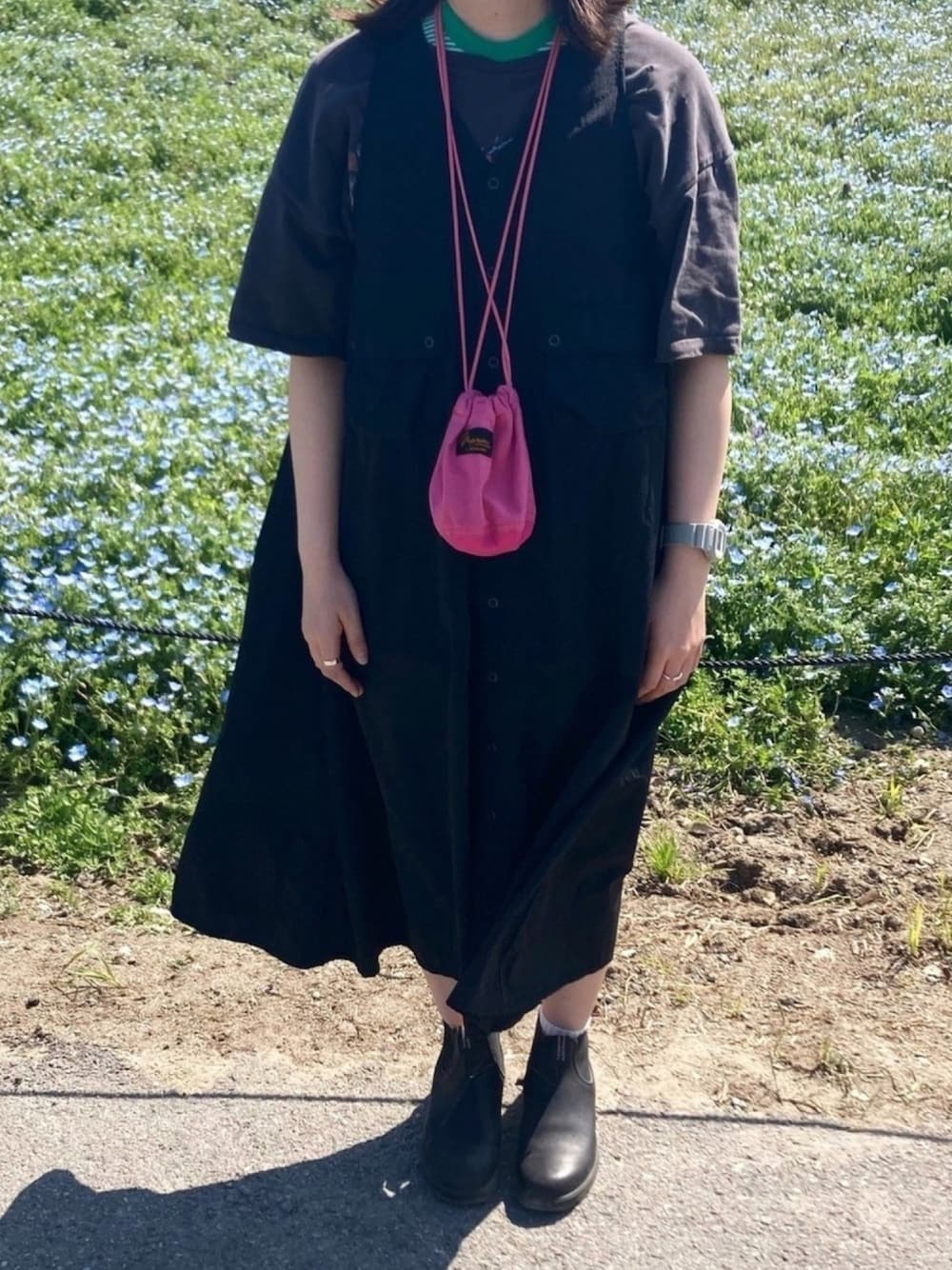 「BEAMS BOYのNAPRON / ネオン ミニ ペイシェント バッグ（ハンドバッグ、ピンク系）」を使った、i_am_li7さん（レディース・153cm）の春コーディネートの1枚目の写真
