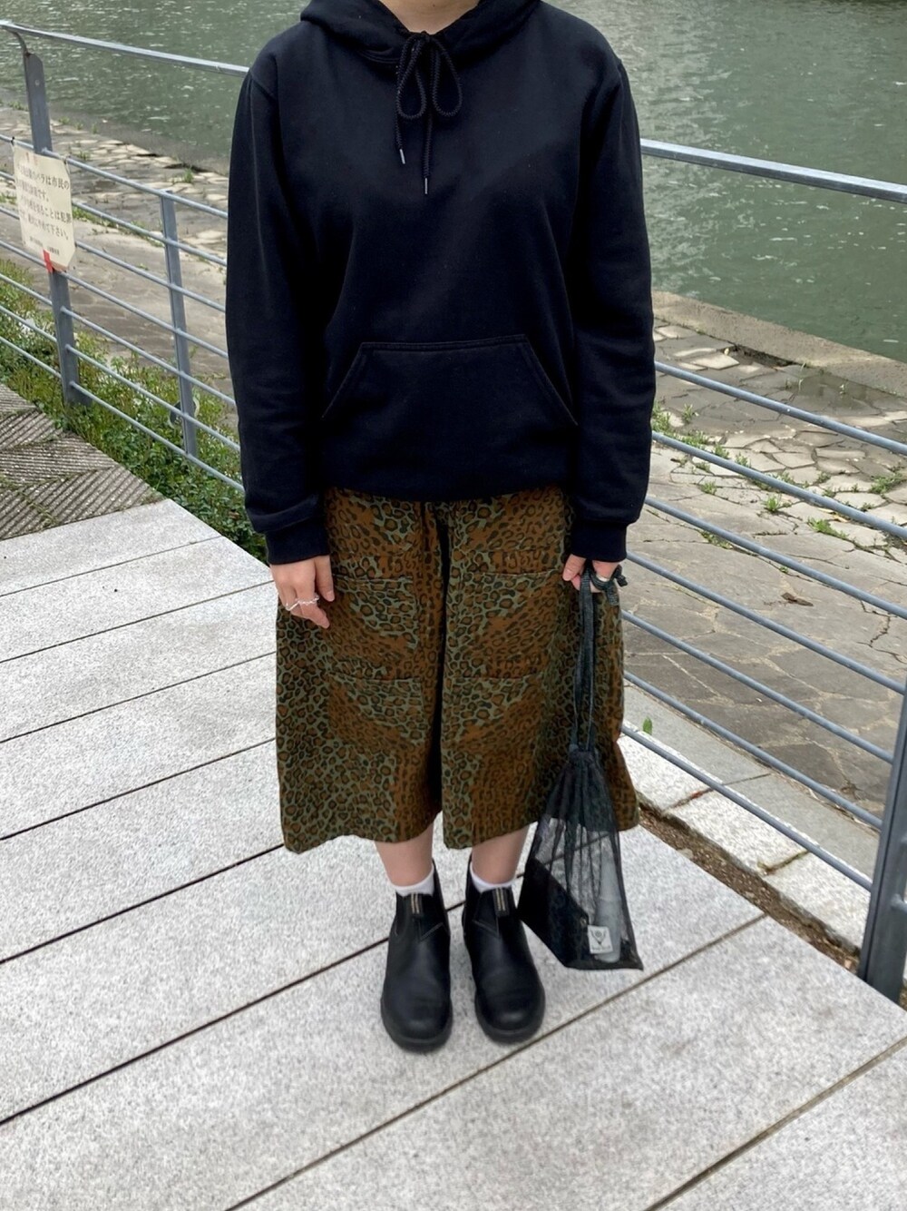 「South2 West8のアイテム（バッグ、グリーン系）」を使った、i_am_li7さん（レディース・153cm）の春コーディネートの1枚目の写真