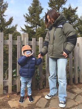 「Levi's（リーバイス）のDAD JEANS  CHARLIE BOY（デニムパンツ）」を使った、HRK ma3さん（キッズ・90cm）の冬コーディネート