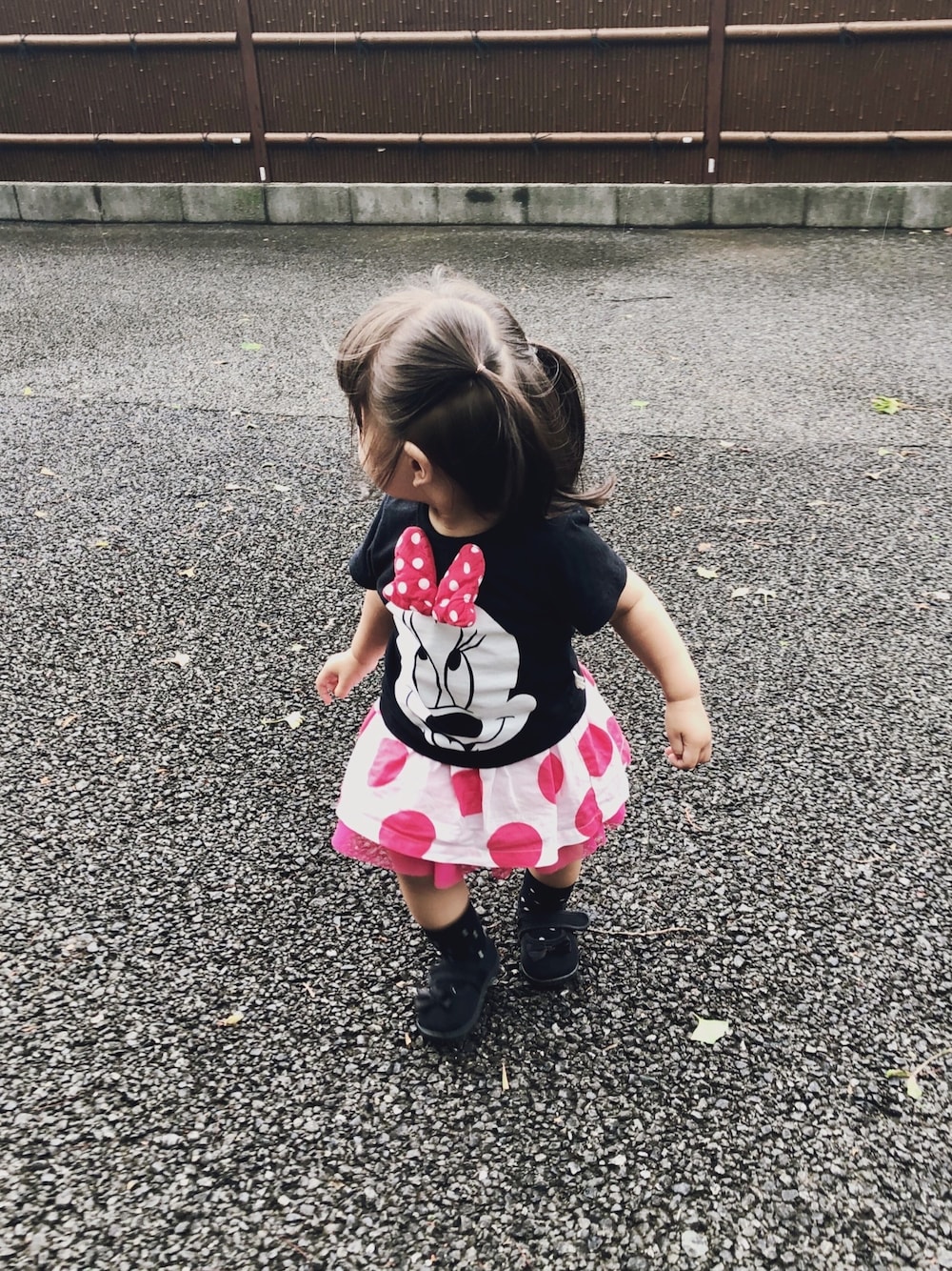 「夏だ！Tシャツ着よう！、夏コーデ、Tシャツ、1歳、女の子、ピンク、ドット、チュールスカート」｜「no brandのアイテム（Tシャツ/カットソー、ブラック系）」を使った、𝕟𝕠𝕟さん（キッズ・80cm）の夏コーディネートの1枚目の写真