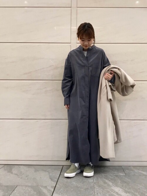 アコ is wearing URBAN RESEARCH Sonny Label "コーデュロイシャツワンピース"