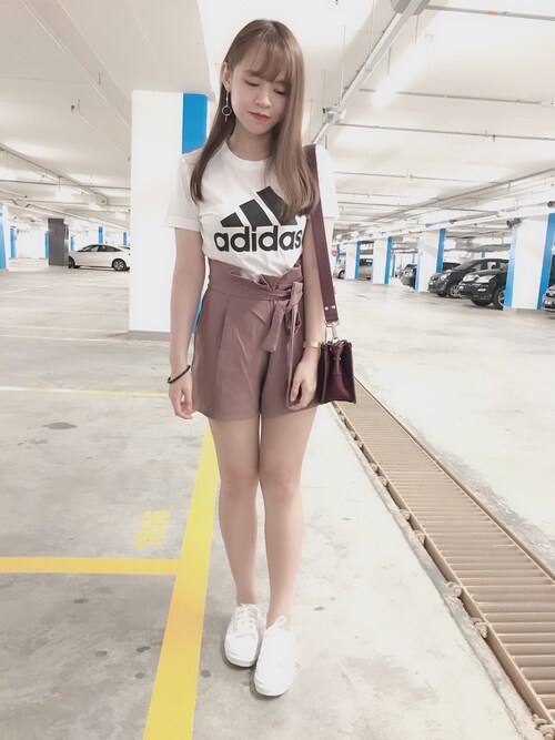 Sharon Chan使用（adidas）的時尚穿搭