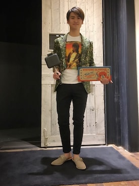 「スリッパ」｜「アイテム（スラックス）」を使った、endyさん（メンズ・177cm）の春コーディネート