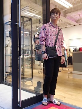 「オープンカラー」｜「アイテム（アクセサリー）」を使った、endyさん（メンズ・177cm）の夏コーディネート