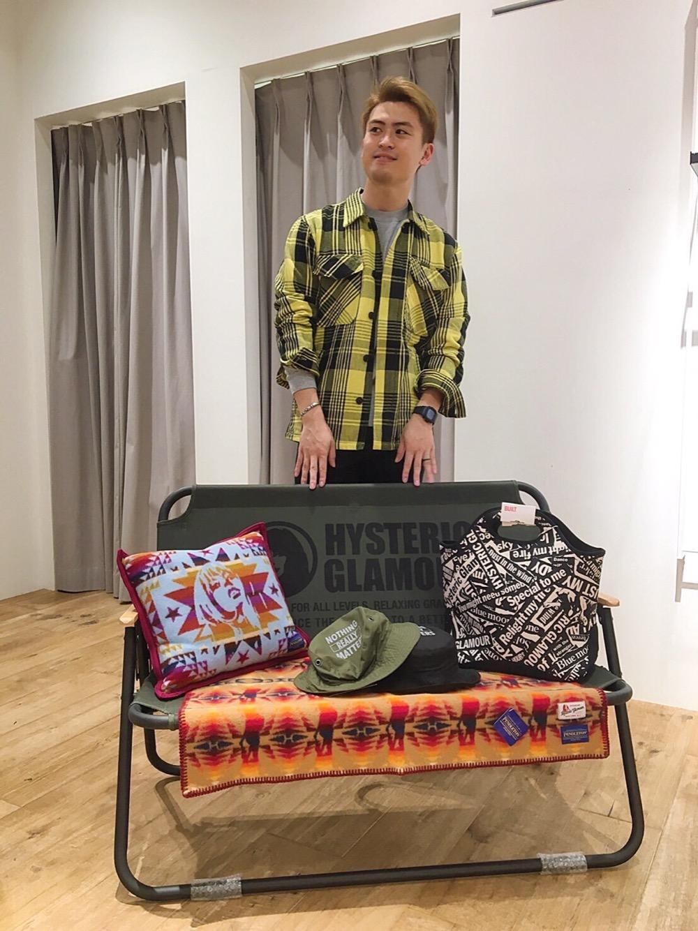 「デニム、長袖シャツ、CPOシャツ、Hysteric Glamour、インテリア、カジュアルコーデ、クッション、折り畳みチェア、PENDRETON」｜「HYSTERIC GLAMOURのPENDLETON×HYSTERIC/WOMAN STAR クッション（クッション/クッションカバー、その他）」を使った、endyさん（メンズ・177cm）の秋コーディネートの1枚目の写真