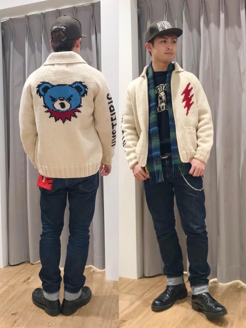 「デニム、アメカジ、マフラー、冬コーデ、カウチンニット、Hysteric Glamour、カナディアンセーター、カジュアルコーデ、JOHN SCOTT、手編みニット」｜「HYSTERIC GLAMOURのRUMBLERS バンダナ（バンダナ/スカーフ、レッド系）」を使った、endyさん（メンズ・177cm）の冬コーディネートの1枚目の写真