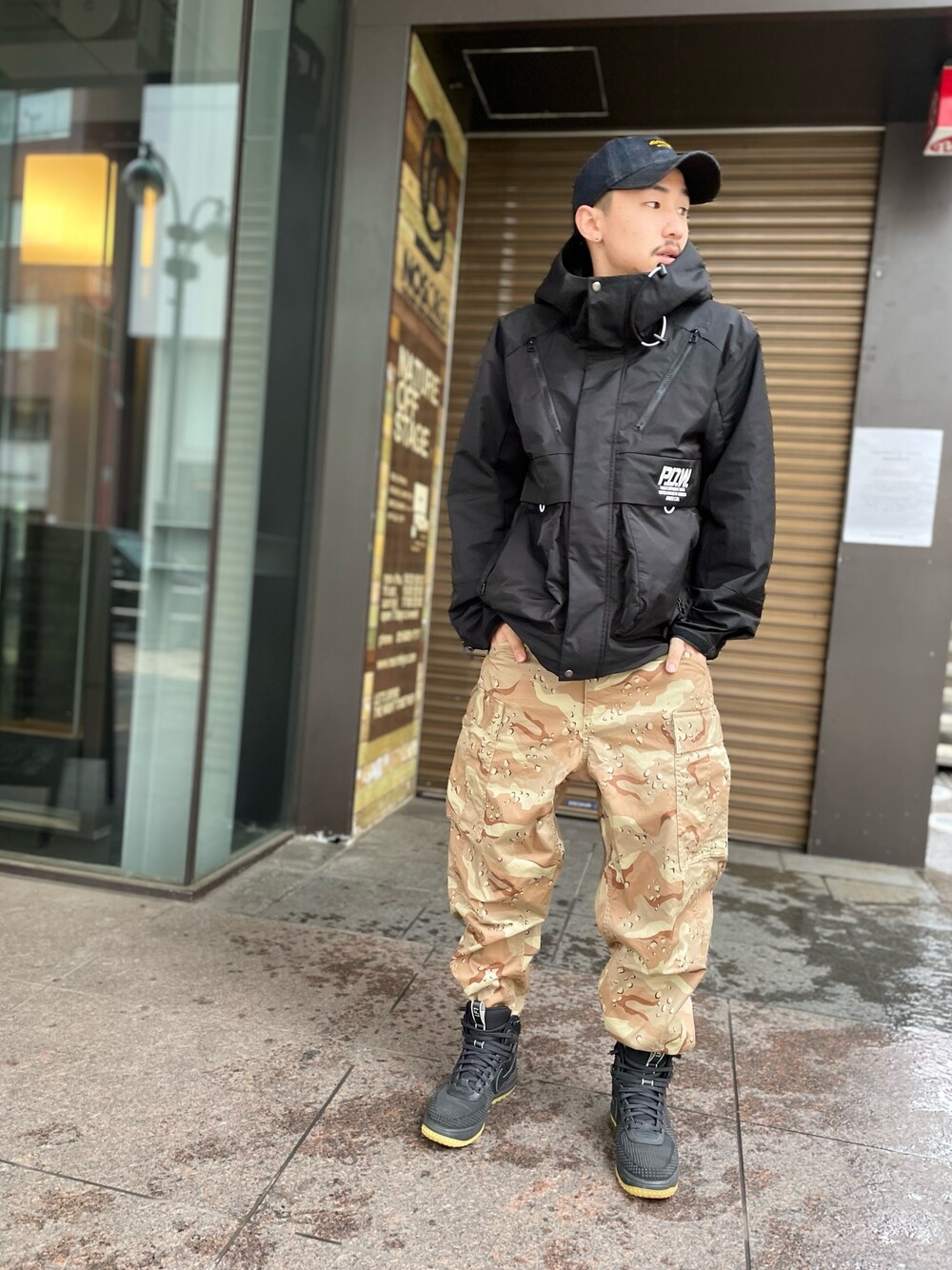 「AVIREX、いいね、save、フォローお願いします🤑、ジャケット、カーゴパンツ、スニーカー、キャップ、P.D.Ｗ、ミリタリー、ミリタリージャケット、ミリタリーパンツ」｜「AVIREXの【×NEW ERA/ニューエラ】ジャパンデニム キャップ/JAPAN DENIM BUCKET CAP/9THIRTY（キャップ、ブルー系）」を使った、悠大さん（メンズ・174cm）の春コーディネートの1枚目の写真