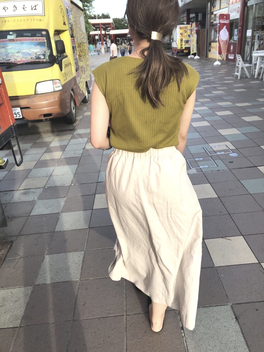 「夏コーデ、ootd、大人コーデ、秋コーデ、カジュアル、ロングスカート、秋色、大人カジュアル、ノースリーブ、ノースリーブニット」｜「KBF+のKBF+ ワイドリブフレンチPO（Tシャツ/カットソー、グリーン系）」を使った、Rin ❤︎さん（レディース・162cm）の夏コーディネートの1枚目の写真