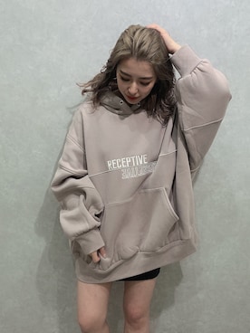 「アイテム（スウェット、ピンク系）」を使った、HITOMIさん（レディース・151cm）の春コーディネート