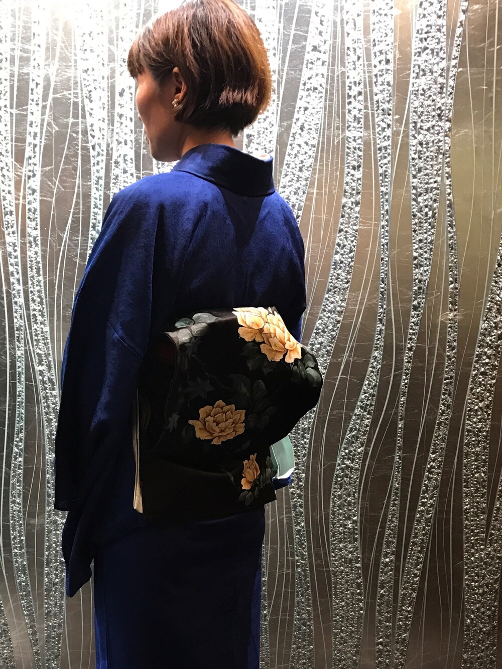 「帯、柄」｜「mokoarinaのアイテム（チェスターコート、ゴールド系）」を使った、アリーナさん（レディース・170cm）の冬コーディネートの1枚目の写真