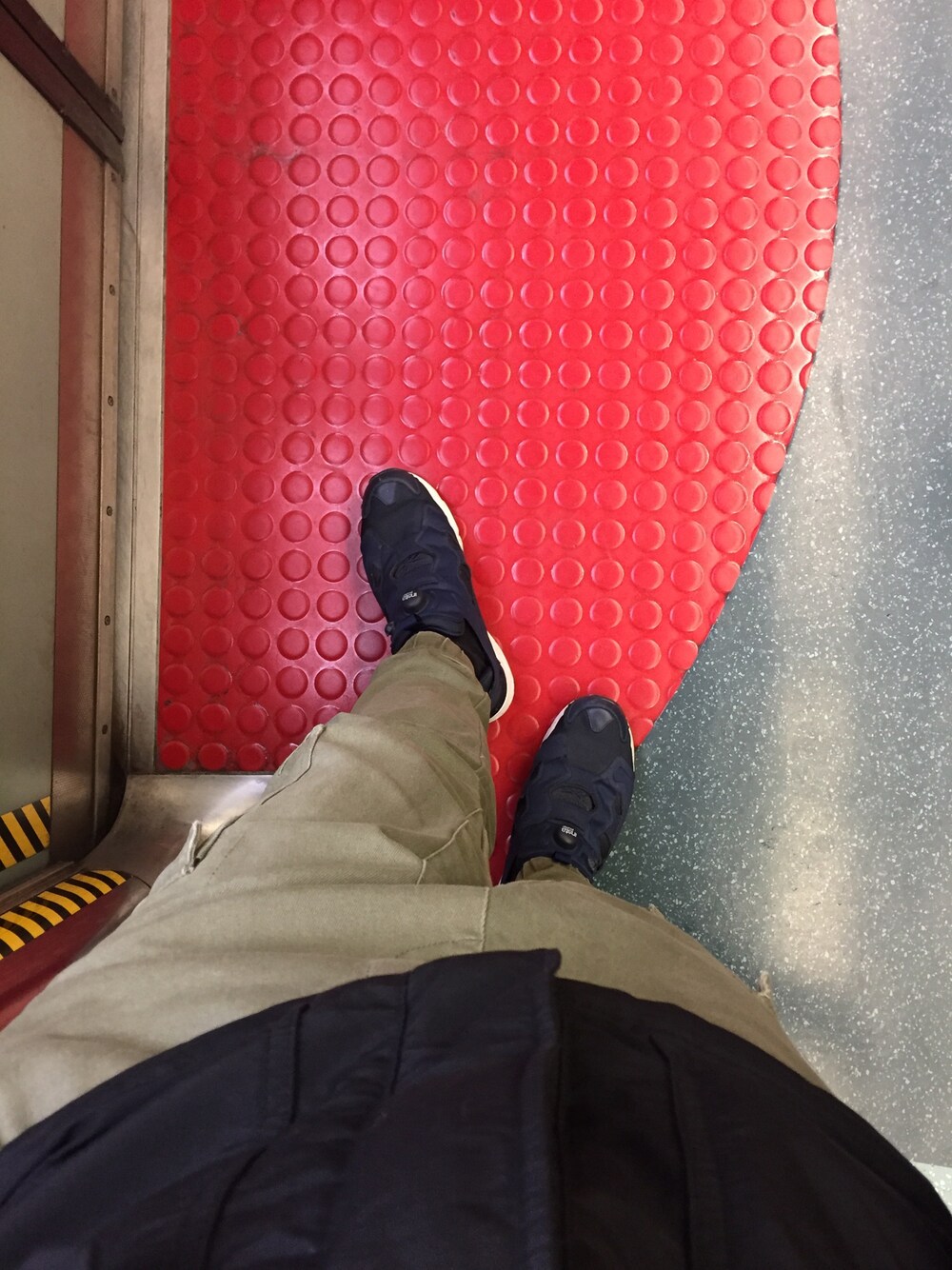 「Reebokのアイテム（スニーカー、グリーン系）」を使った、jason2018さん（メンズ・170cm）の冬コーディネートの1枚目の写真
