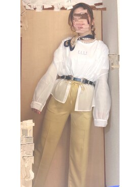 「mystic（ミスティック）のサテンイージーパンツ（その他パンツ、イエロー系）」を使った、erina さん（レディース・160cm）の春コーディネート