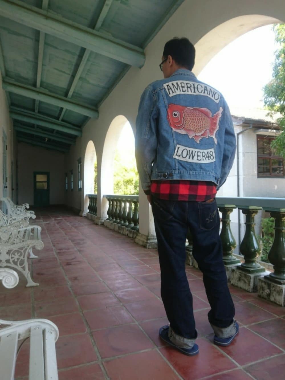 「abathingape、Levis、台南、彩繪、德記洋行、painted denim」｜「A BATHING APEの1999 TYPE-02 DENIM PANTS M（デニムパンツ、ブルー系）」を使った、金旺さん（メンズ・179cm）の秋コーディネートの1枚目の写真