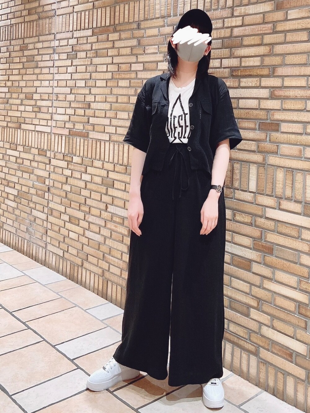 「NEW ERAのニューエラ キャップ 9THIRTY METAL FLAG LOGO HERRINGBONE NEW ERA（キャップ、ブラック系）」を使った、もなみさん（レディース・161cm）の夏コーディネートの1枚目の写真