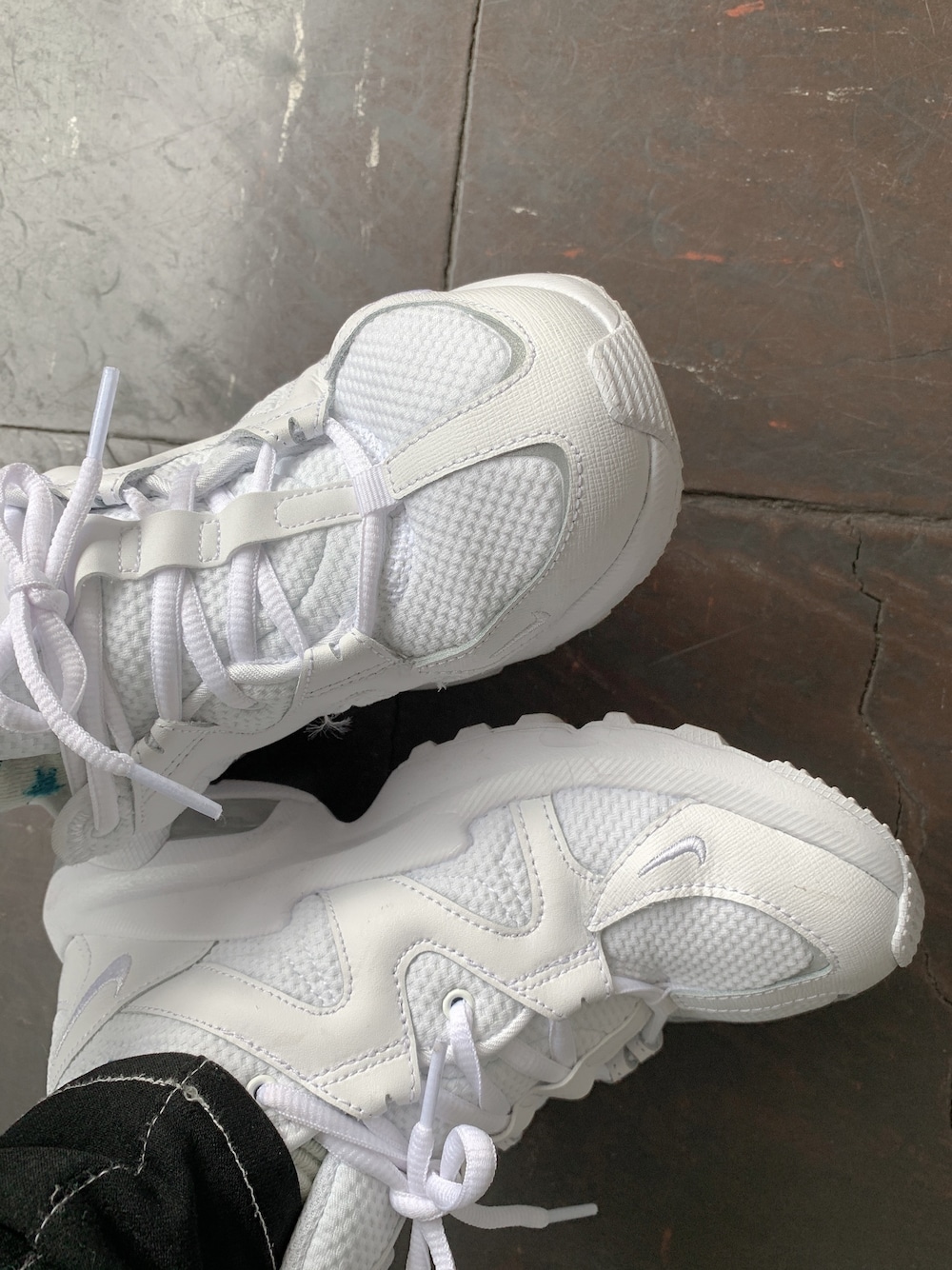 ナイキ　エアマックス　グラヴィトン　AIR MAX ナイキ エアマックス グラビトン (メンズスニーカー) 価格比較